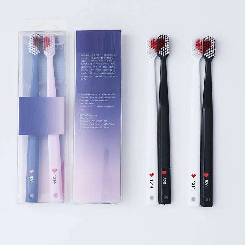 Set of 2 Toothbrushes, Love/Couple, White/Black