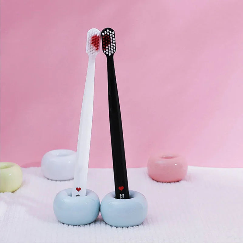 Set of 2 Toothbrushes, Love/Couple, White/Black